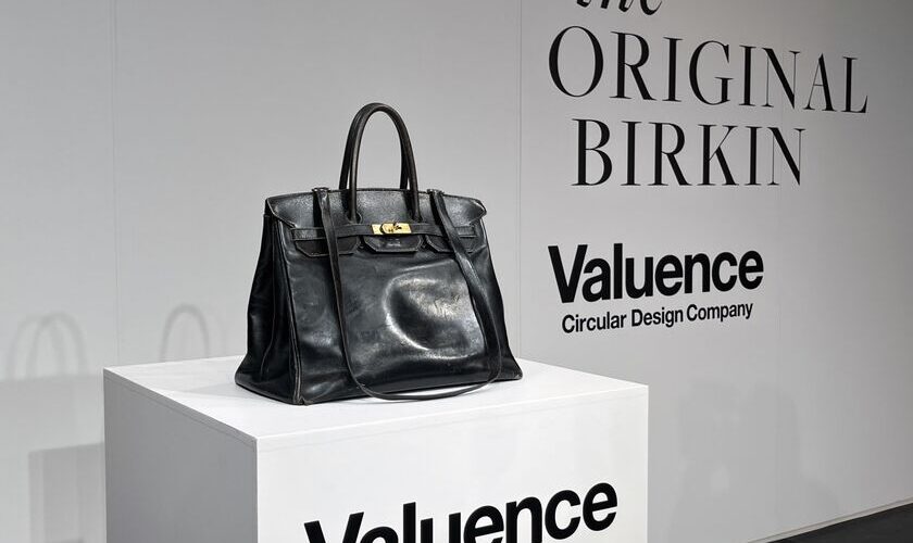 なかなか調整しない日経平均：11月12日（水）後場大引け